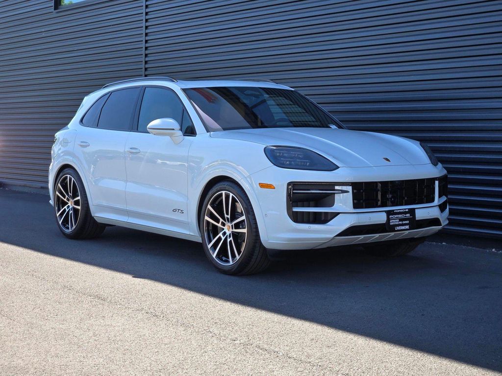 PORSCHE CAYENNE GTS - 9