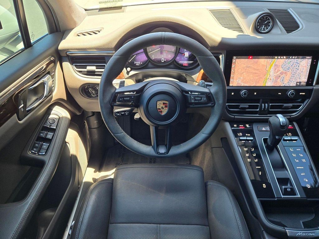 2023 Porsche MACAN — миниатюра 16