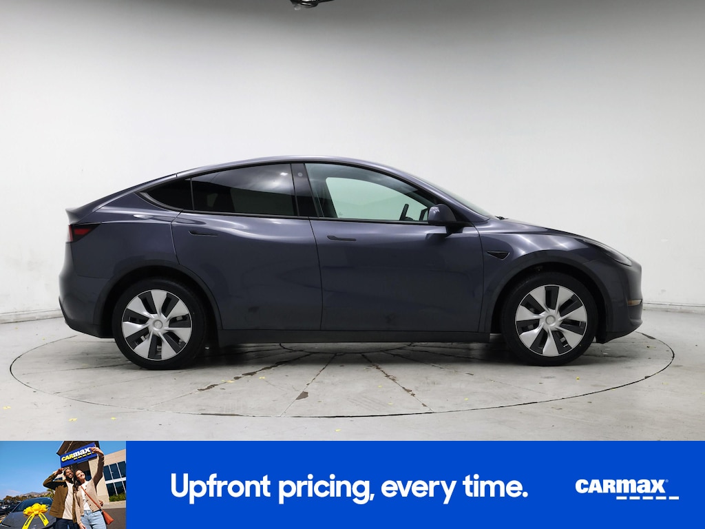 TESLA MODEL Y LONG RANGE - 9
