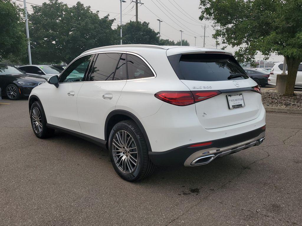 صورة 3 لـ 2025 Mercedes-BENZ GLC