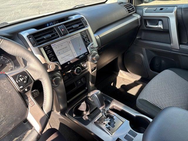 صورة مصغرة 27 لـ 2023 Toyota 4RUNNER SR5