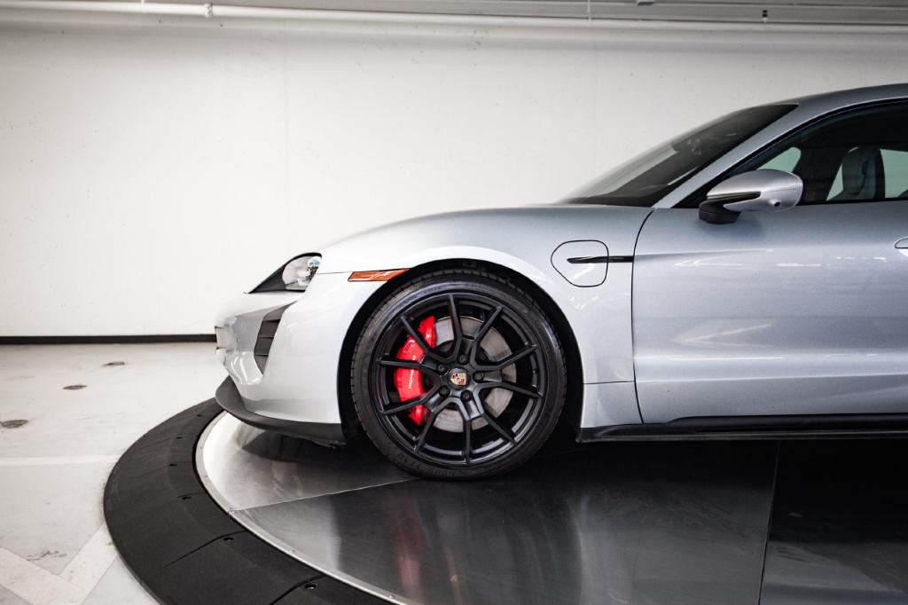 صورة مصغرة 11 لـ 2023 Porsche TAYCAN GTS