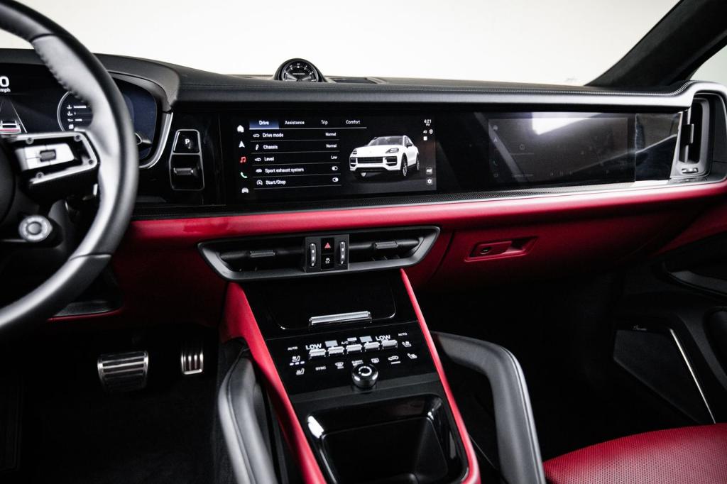 2026 Porsche CAYENNE GTS — миниатюра 20