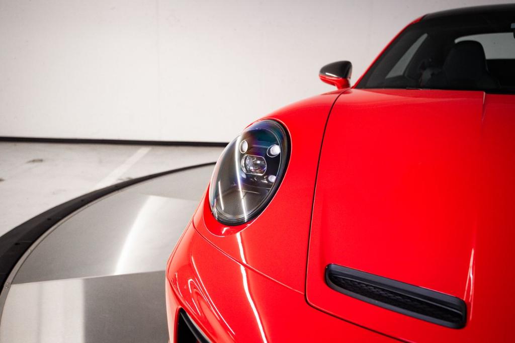 صورة 13 لـ 2022 Porsche 911 GT3
