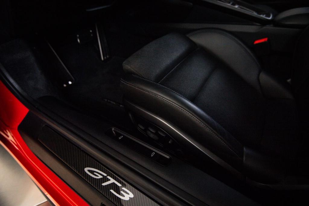 صورة 14 لـ 2022 Porsche 911 GT3