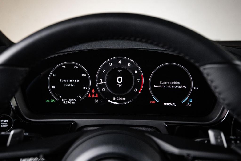 2026 Porsche CAYENNE AWD — миниатюра 15