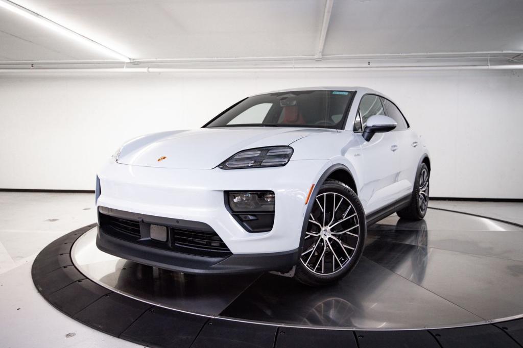 New 2026 Porsche Macan Base