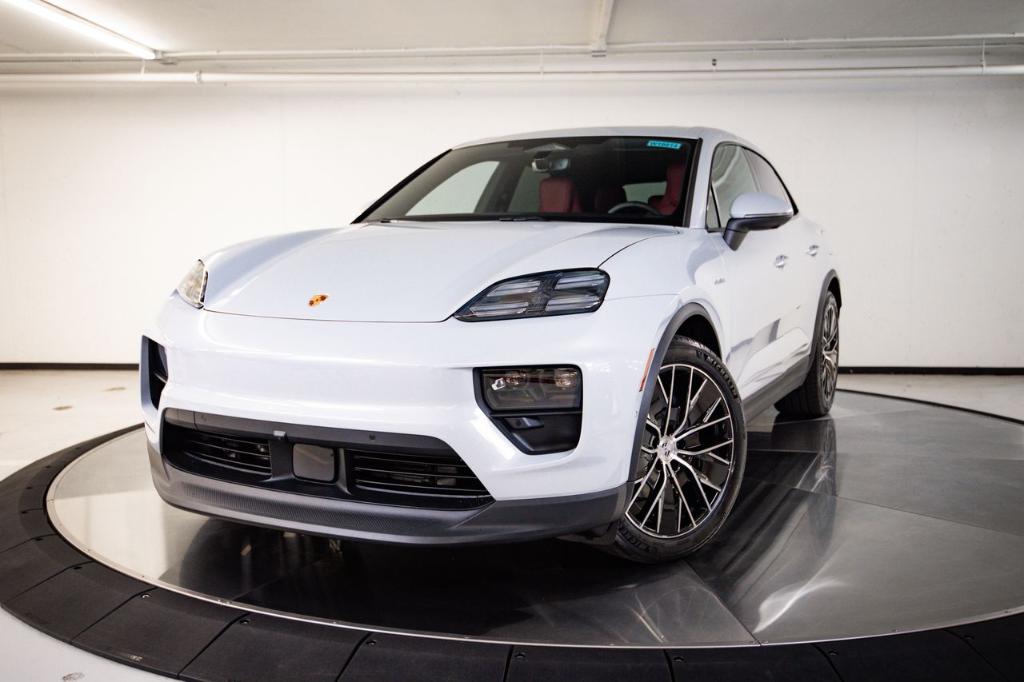 New 2026 Porsche Macan Base