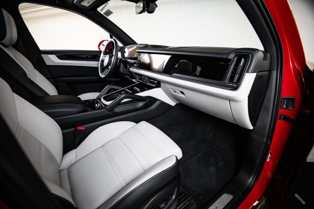 2026 Porsche CAYENNE BASE 缩略图 28