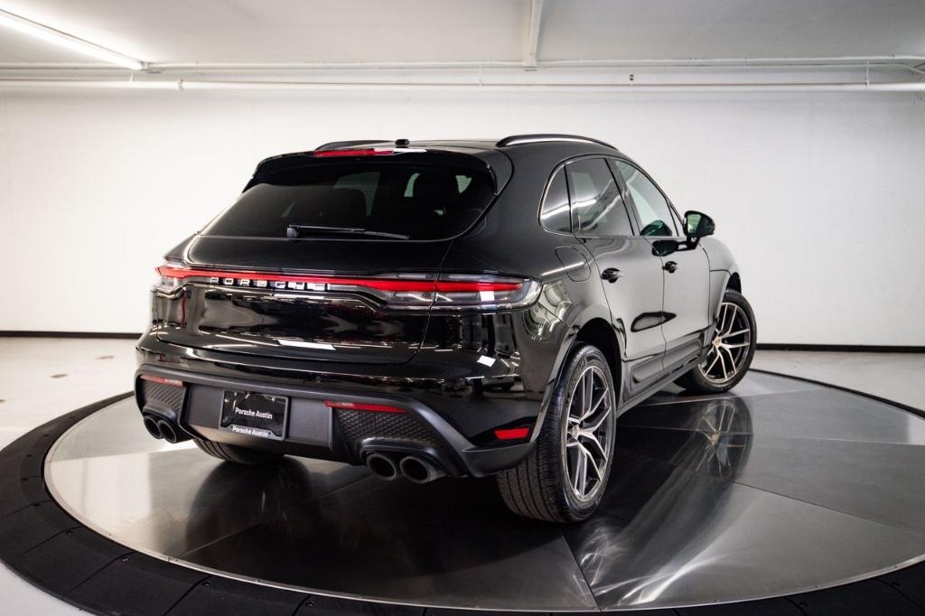 2026 Porsche MACAN photo 7