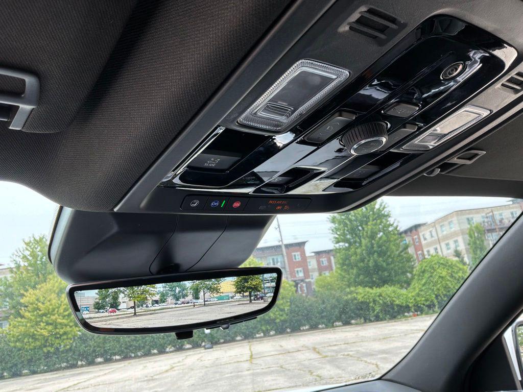 صورة مصغرة 35 لـ 2025 Cadillac ESCALADE SPORT