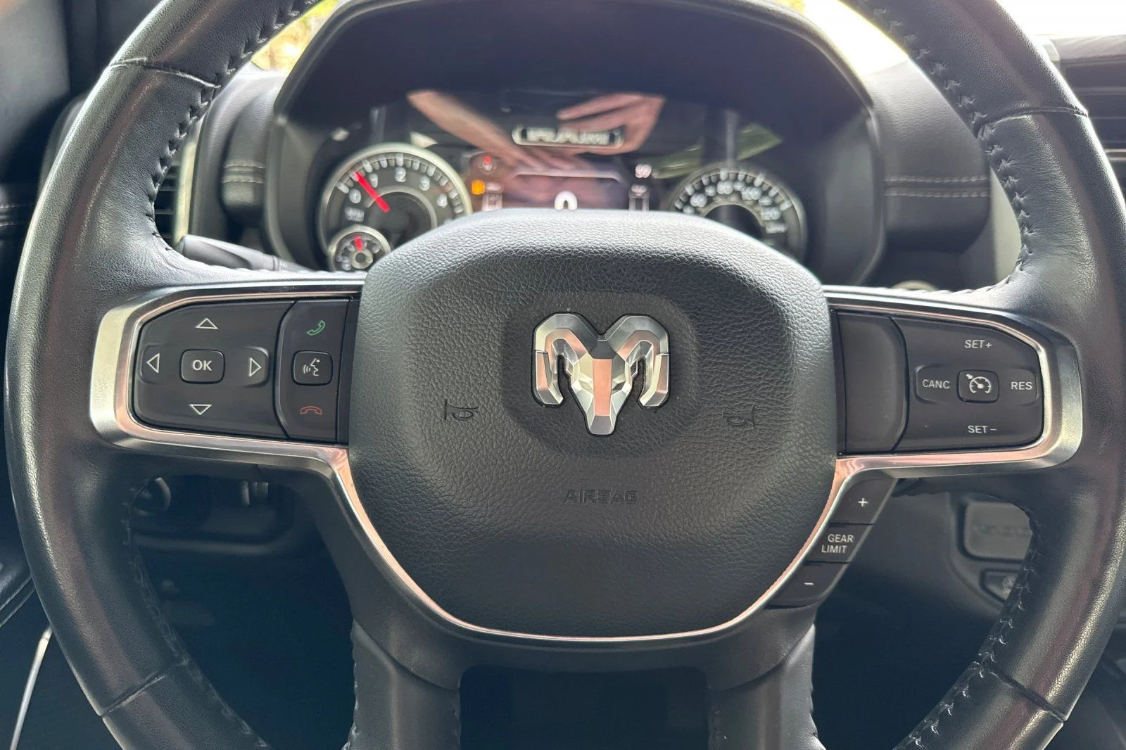 2024 RAM 1500 LARAMIE — миниатюра 32