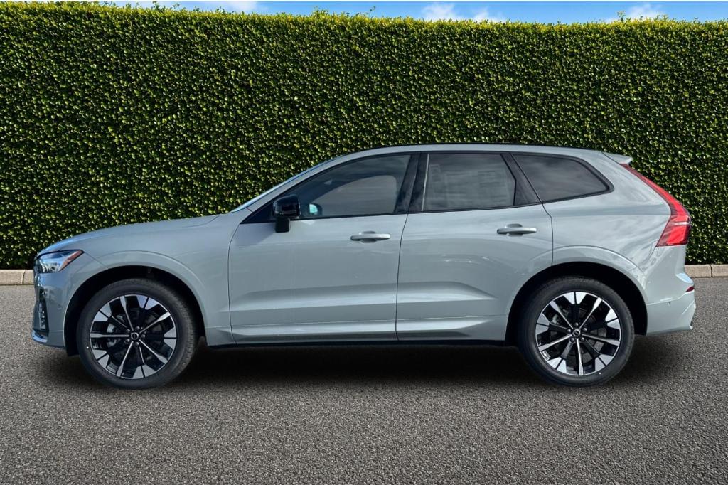 2026 Volvo XC60 B5 PLUS 照片 2