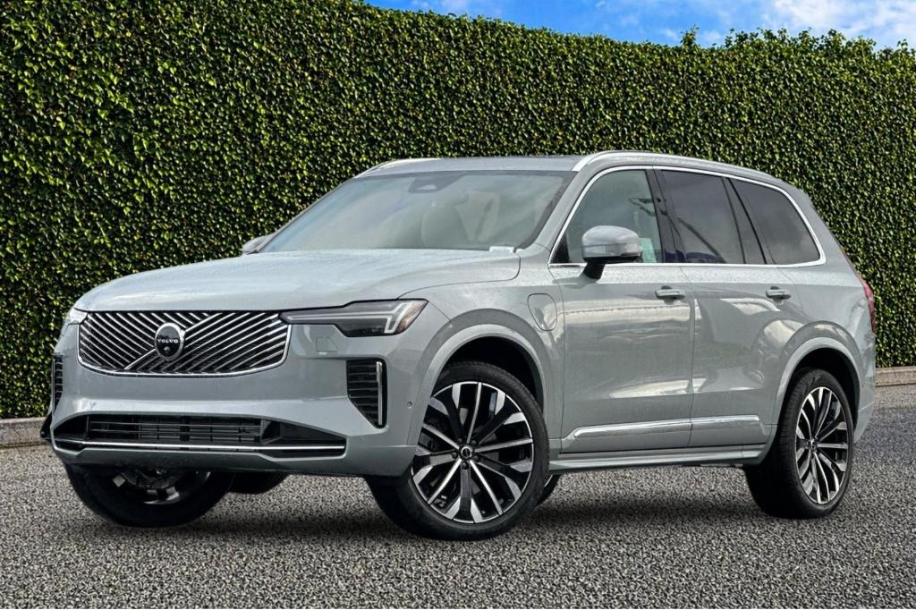 New 2026 Volvo XC90 Plug-In Hybrid T8 Plus 7-Seater