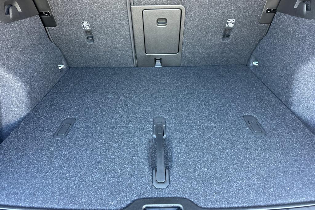 صورة مصغرة 14 لـ 2026 Volvo XC40 B4 PLUS