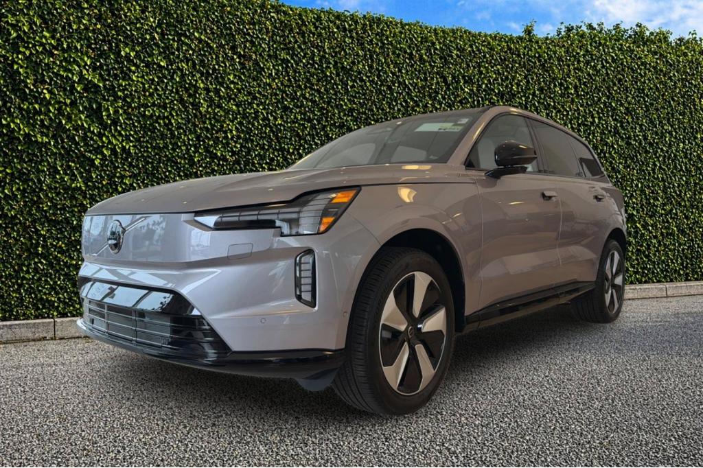 New 2026 Volvo EX90 SINGLE MOTOR PLUS