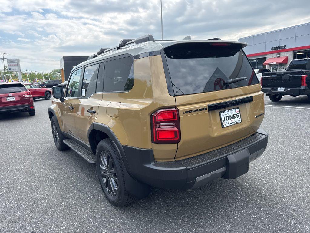 TOYOTA LAND CRUISER - 7