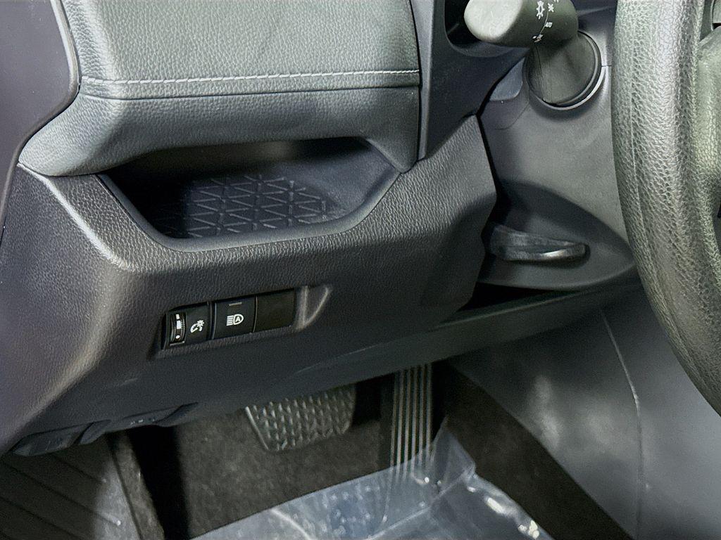 2025 Toyota RAV4 XLE 缩略图 19