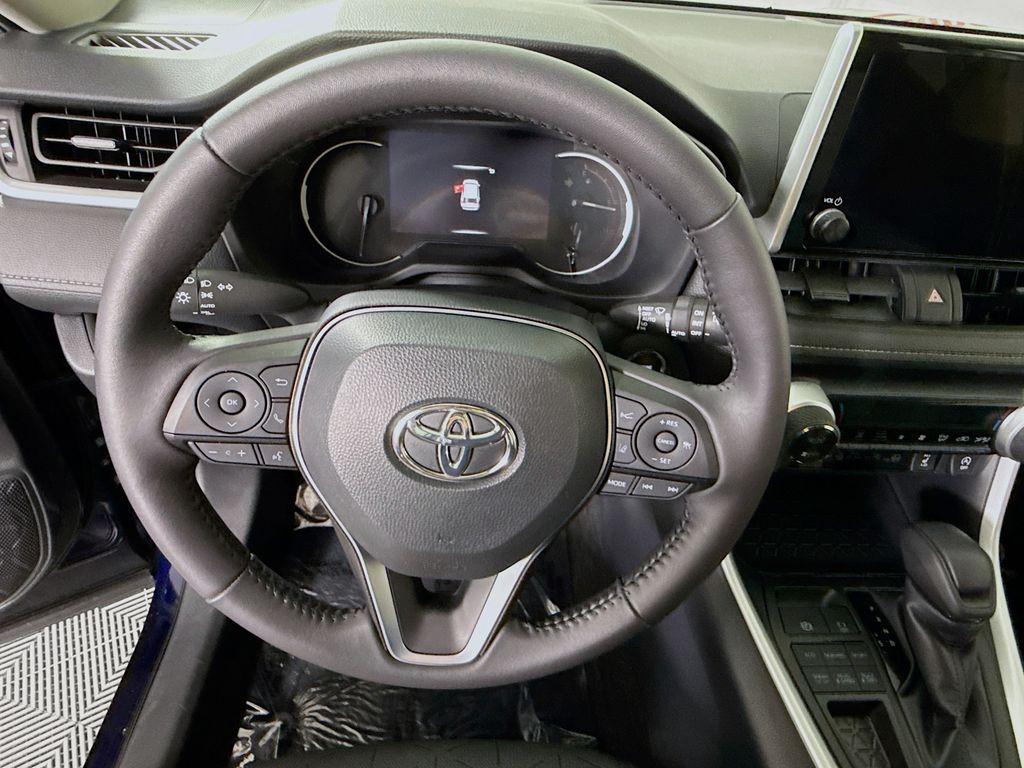 2024 Toyota RAV4 XLE thumbnail 21