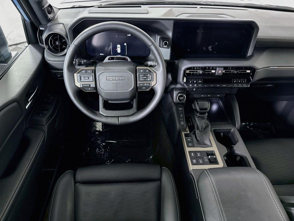 2025 Toyota LAND CRUISER BASE — фото 4
