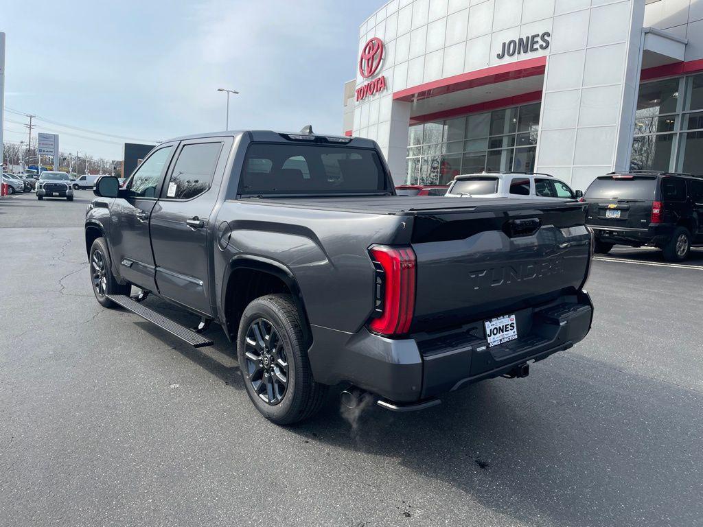 TOYOTA TUNDRA - 5