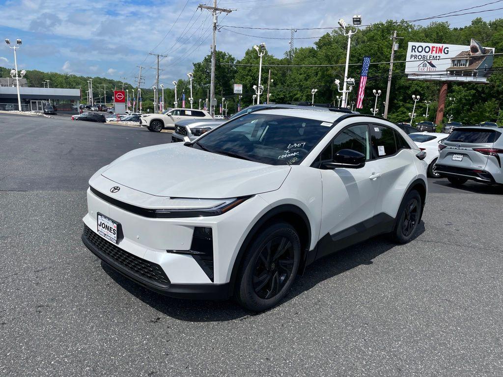 New 2026 Toyota C-HR SE