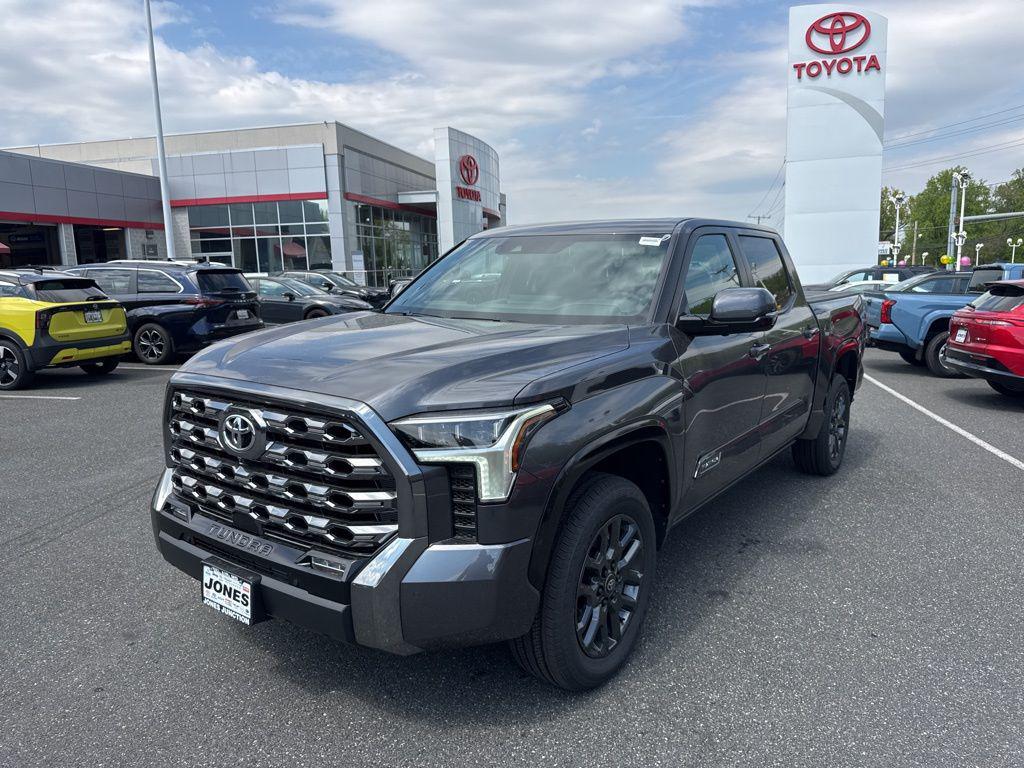 TOYOTA TUNDRA - 1