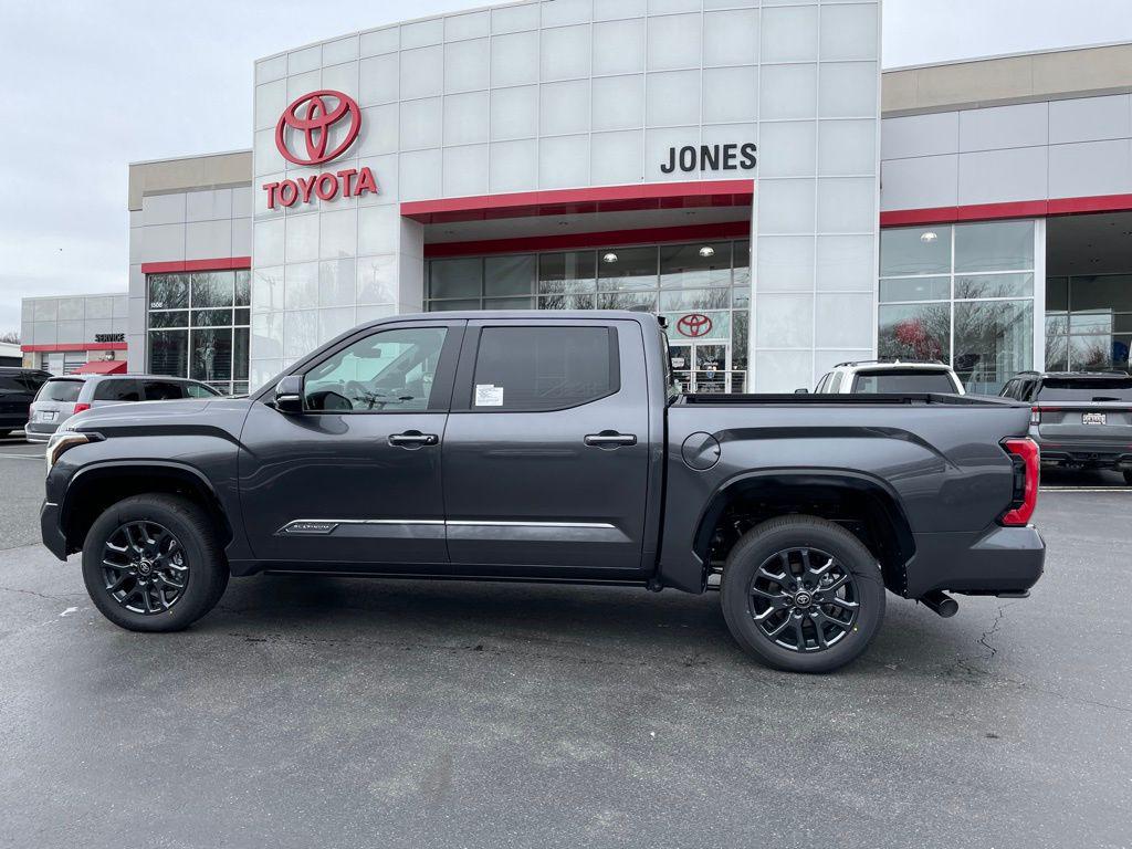 TOYOTA TUNDRA - 4