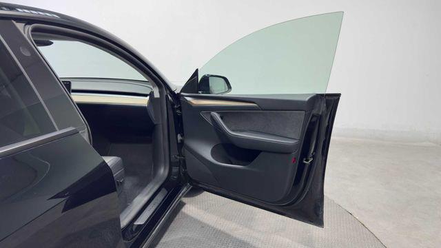 TESLA MODEL Y LONG RANGE DUAL MOTOR ALL-WHEEL DRIVE - 9