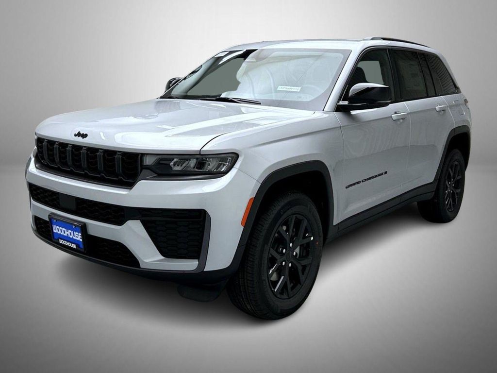 New 2026 Jeep Grand Cherokee Altitude