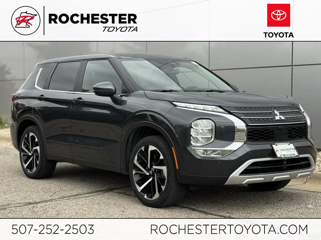 Used 2024 Mitsubishi Outlander SE