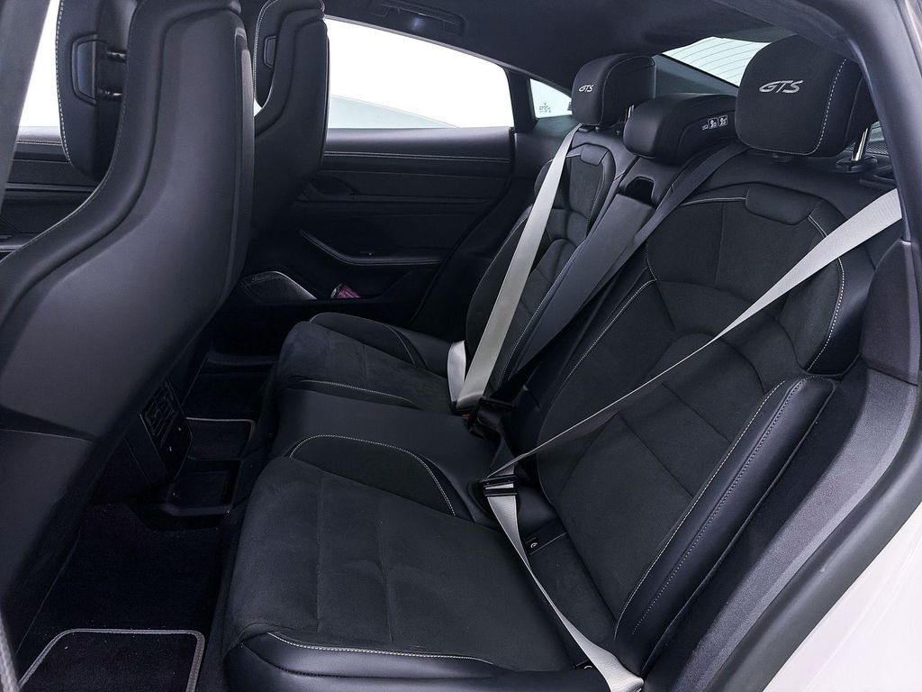 صورة مصغرة 40 لـ 2023 Porsche TAYCAN GTS