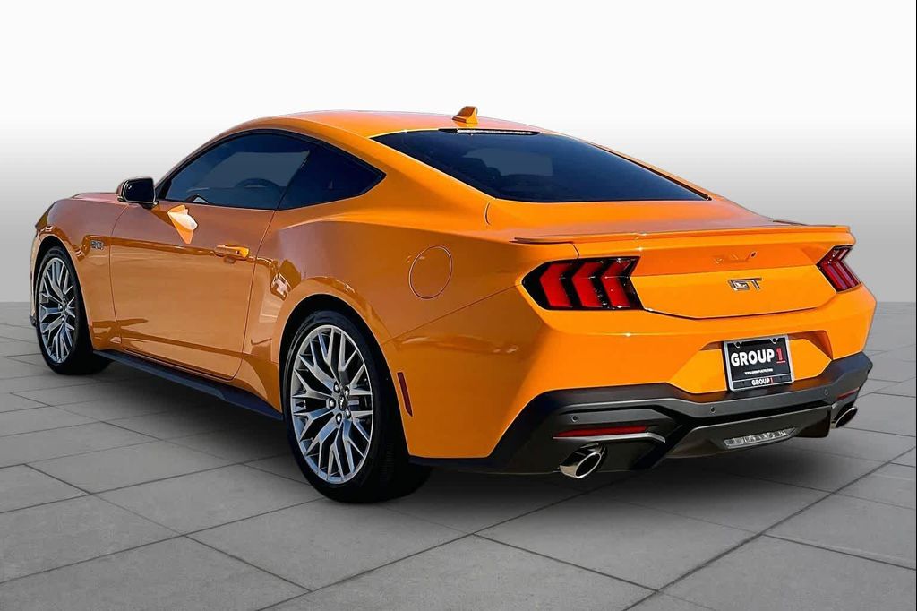 2026 FORD MUSTANG GT PREMIUM photo 10