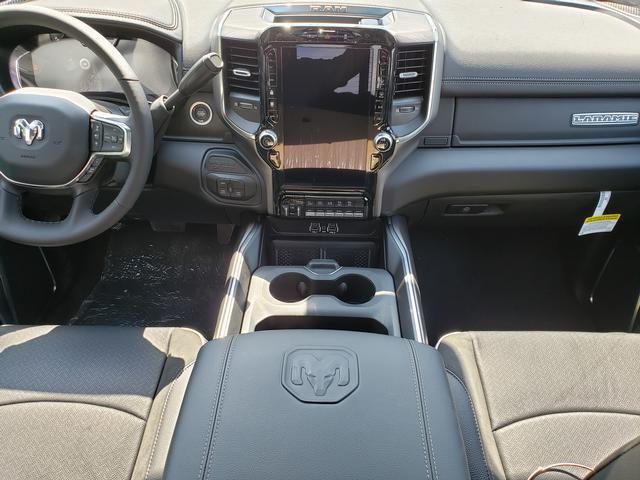 صورة 9 لـ 2026 RAM 3500 LARAMIE CREW CAB 4X4 8' BOX