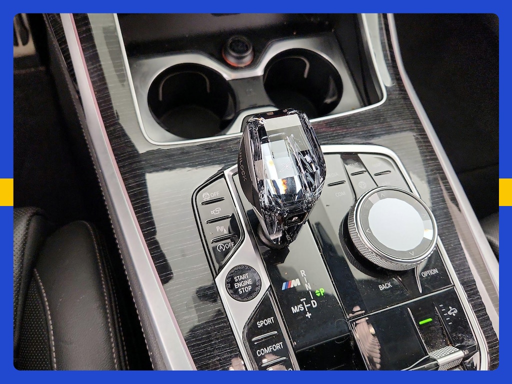 صورة 23 لـ 2020 BMW X7 M50I