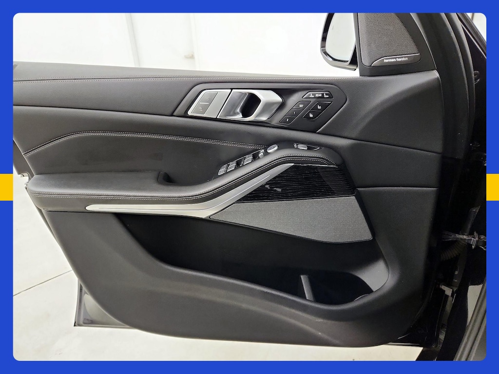 صورة 15 لـ 2020 BMW X7 M50I