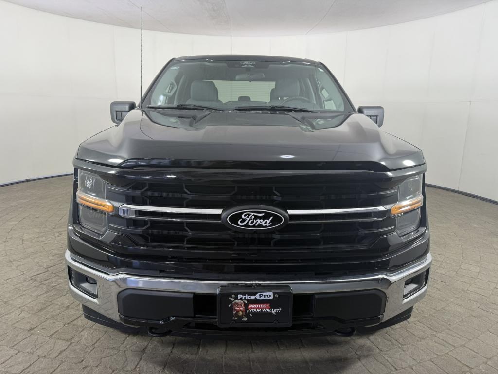 2025 FORD F-150 XLT photo 2