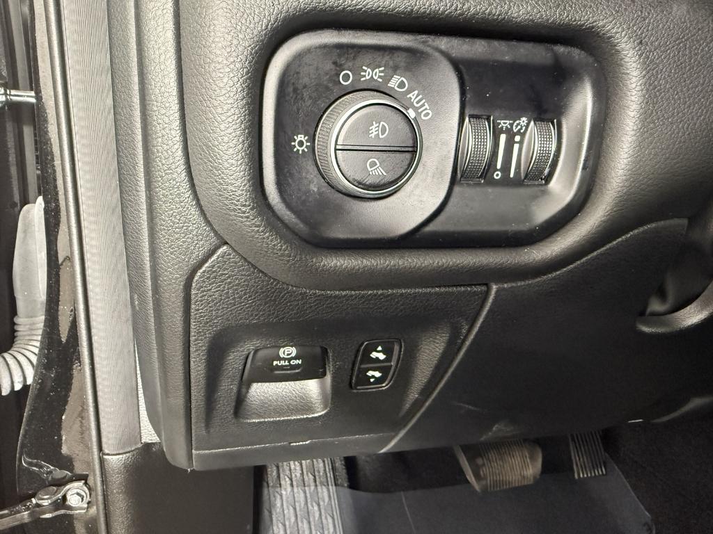 صورة مصغرة 26 لـ 2025 RAM 1500 LARAMIE