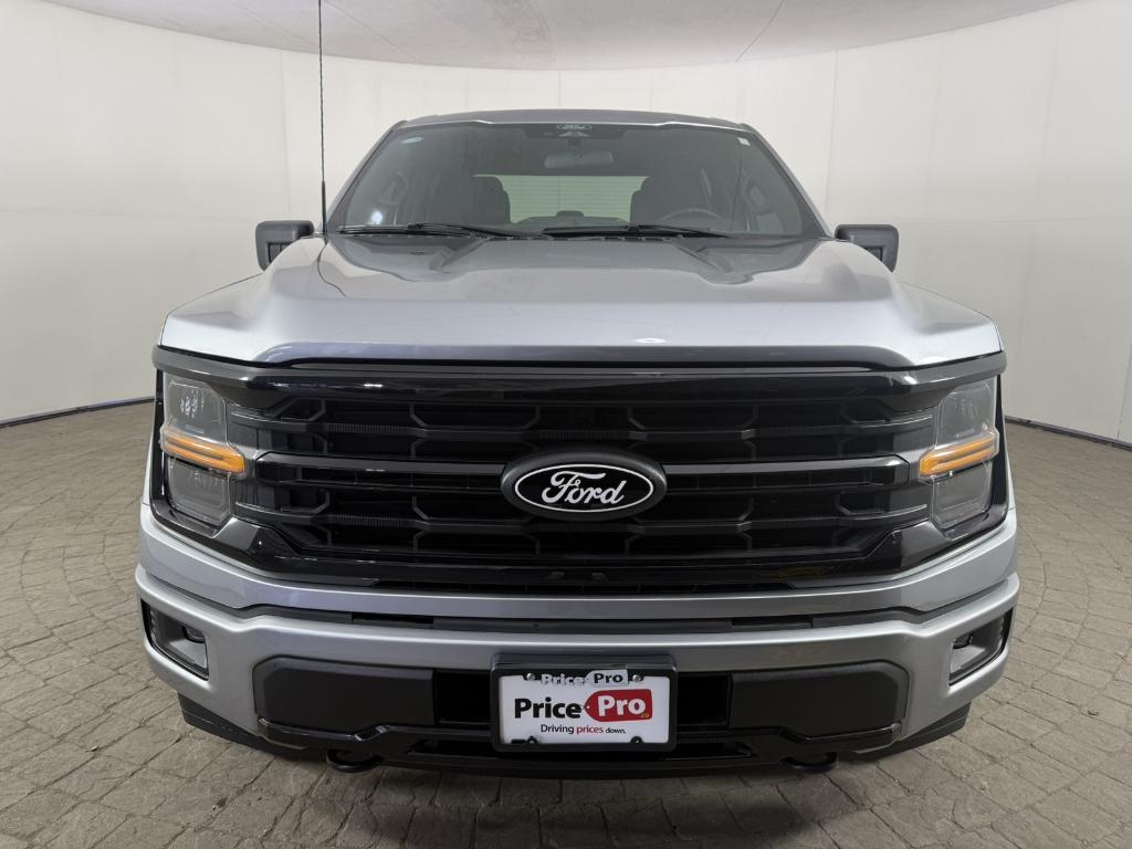2025 FORD F-150 XLT photo 2
