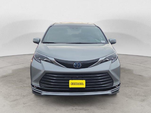 صورة مصغرة 2 لـ 2025 Toyota SIENNA PLATINUM 7 PASSENGER