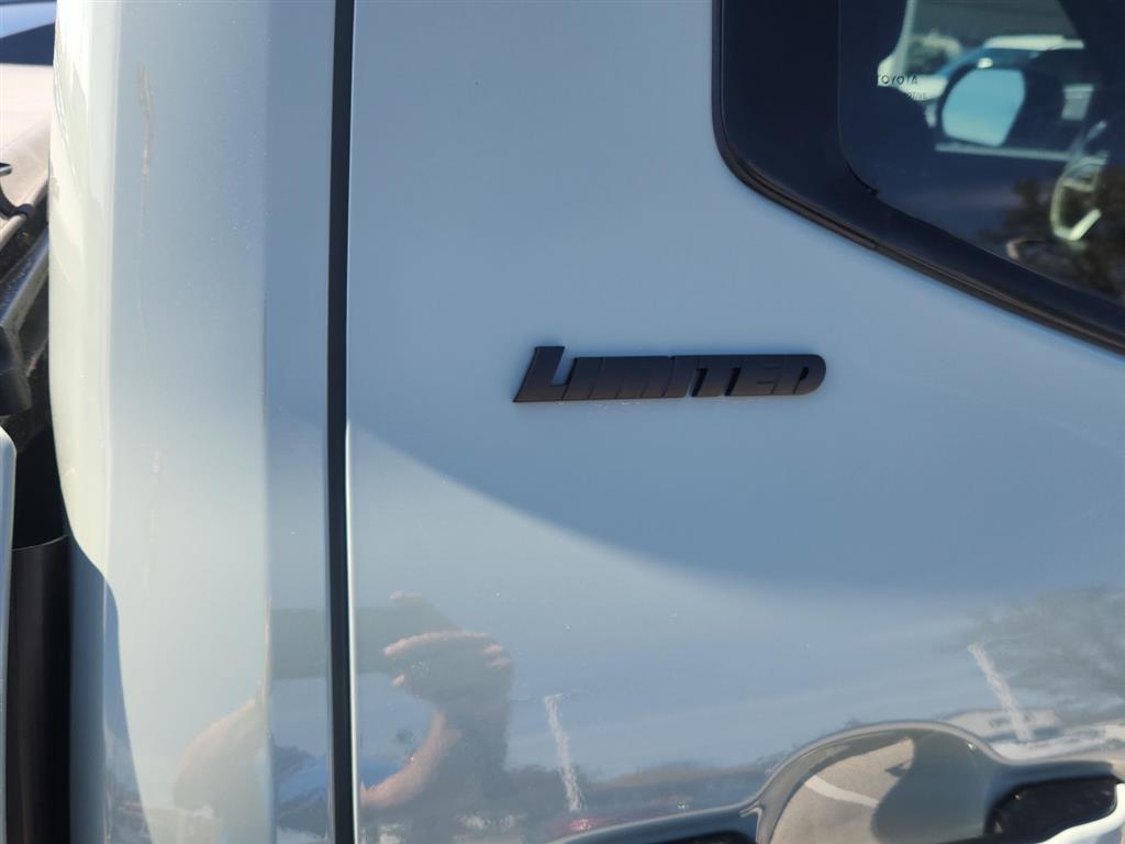 TOYOTA TUNDRA - 6