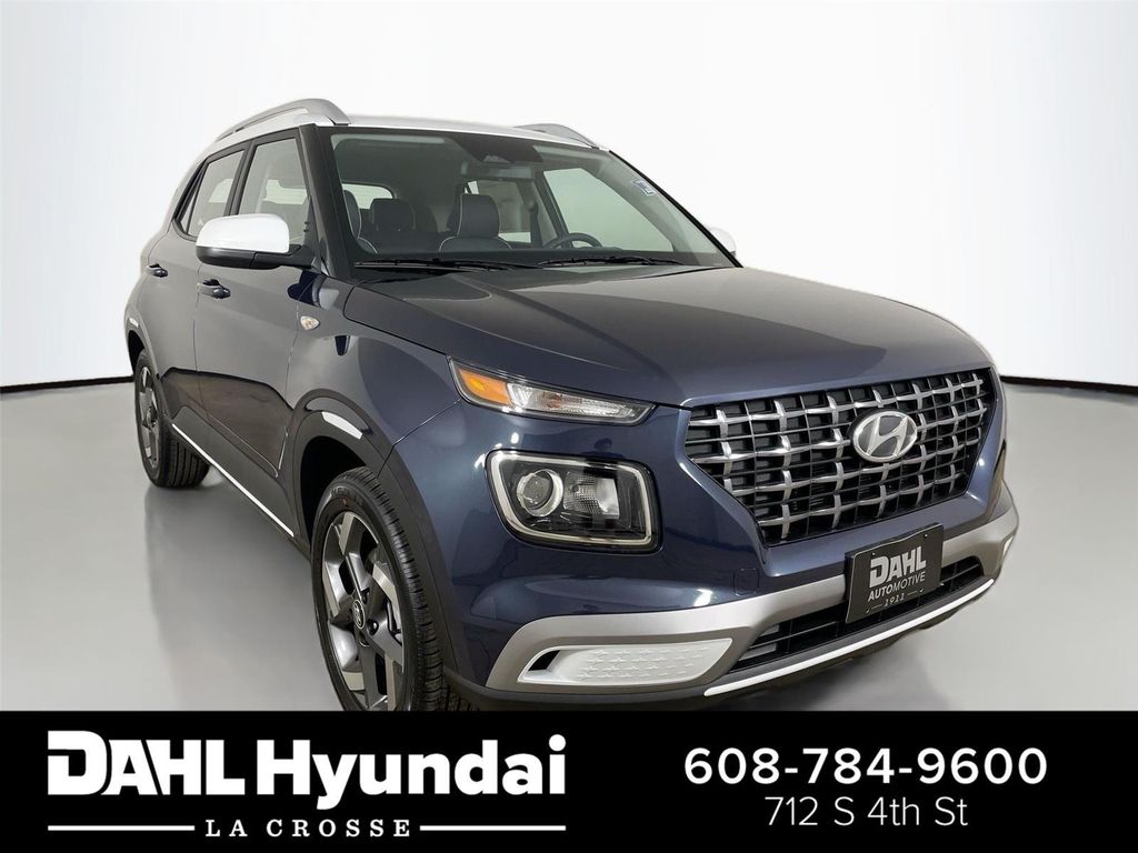 New 2026 Hyundai VENUE SEL w/Two-Tone Roof