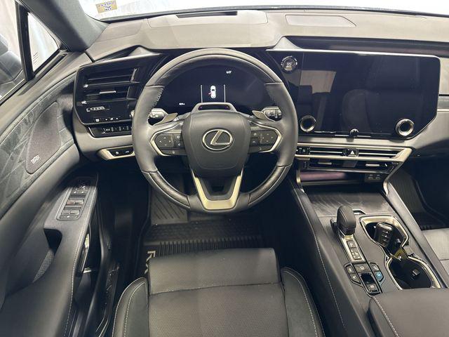صورة 15 لـ 2025 Lexus RX 350 LUXURY