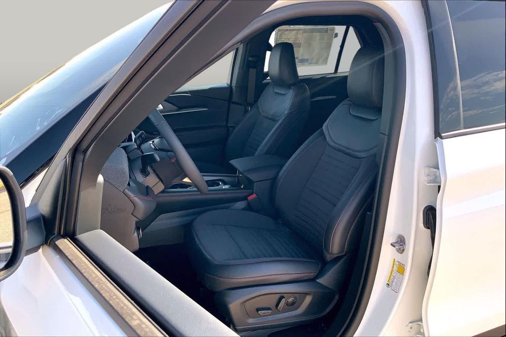 صورة 9 لـ 2026 FORD EXPLORER ST-LINE