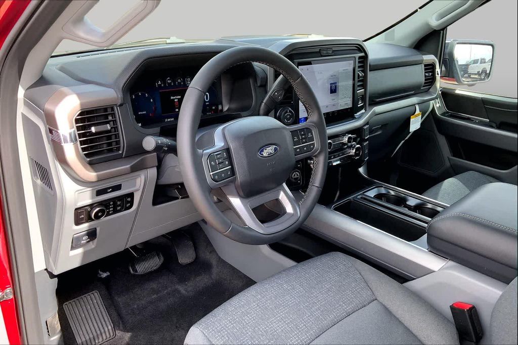صورة 8 لـ 2026 FORD F-150 XLT