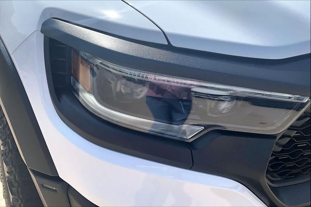 2024 RAM 1500 TRX — миниатюра 28