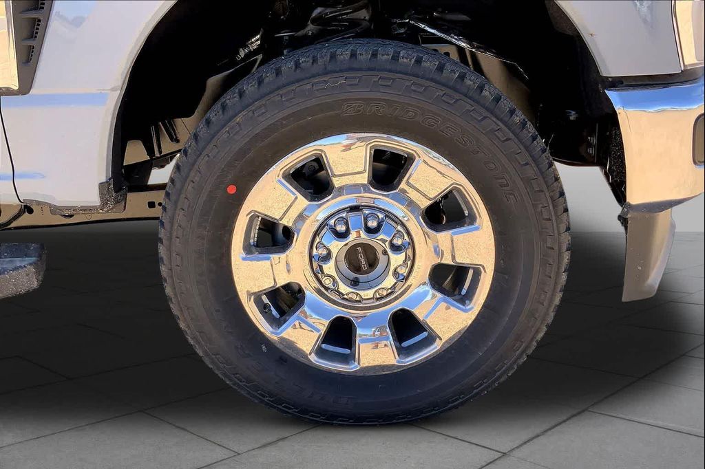 2026 FORD F-250 LARIAT — миниатюра 11