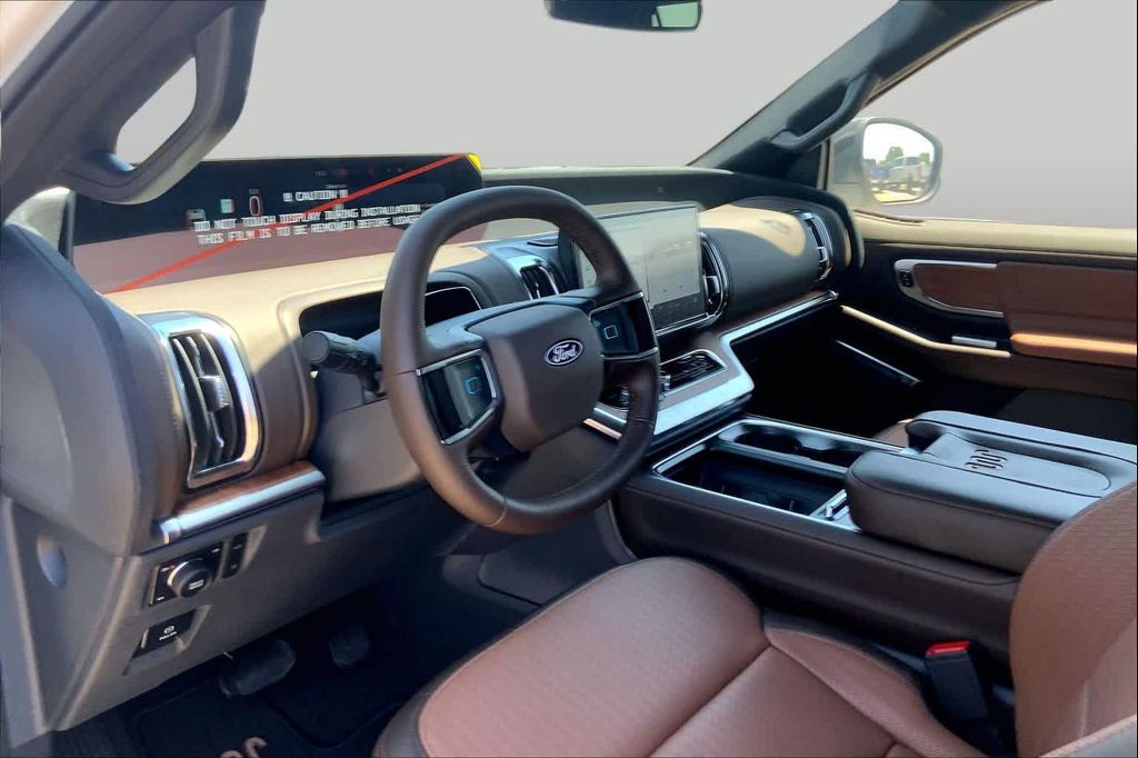 صورة 8 لـ 2027 FORD EXPEDITION KING RANCH