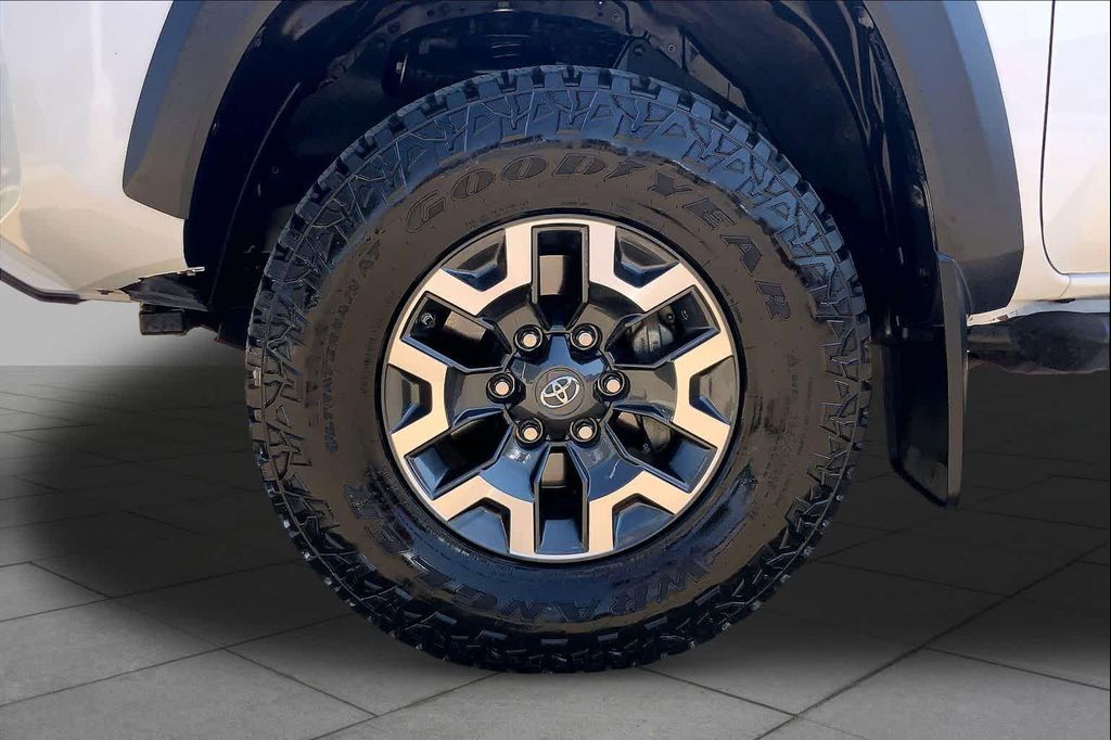 صورة مصغرة 11 لـ 2021 Toyota TACOMA TRD OFF ROAD
