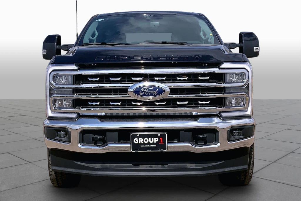 2026 FORD F-350 LARIAT 照片 3